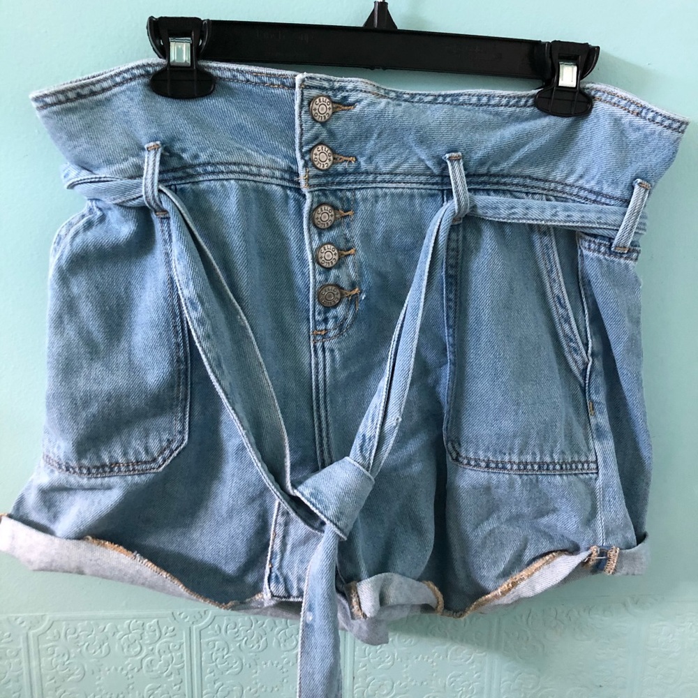Button Up Front Fashion Nova shorts🔥🔥